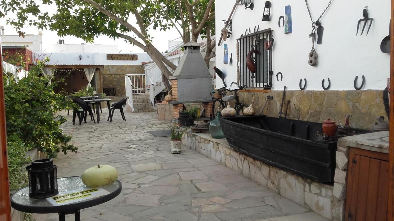 Hostal La Llar De Laura El Poble Nou del Delta Exterior foto