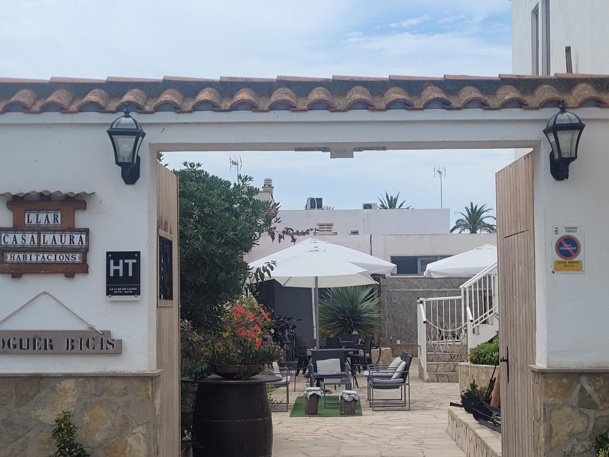 Hostal La Llar De Laura El Poble Nou del Delta Exterior foto